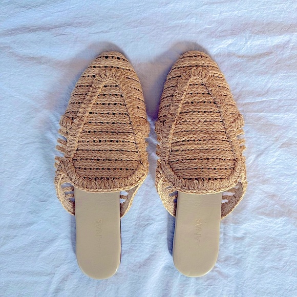Kaanas Natural Woven Raffia Mules, Size 9 - Picture 6 of 6